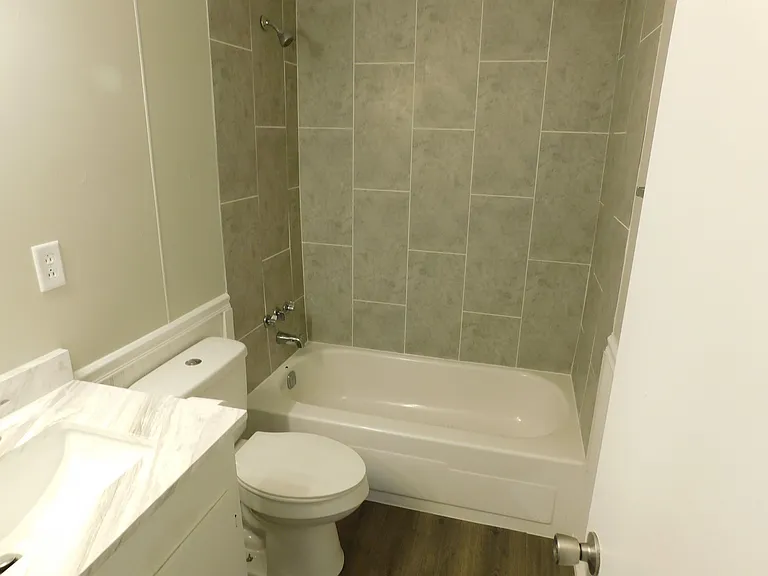 1028 Adams Ave #3-B — Photo 8