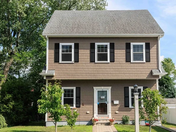 26 Arthur St, Winchester, MA 01890