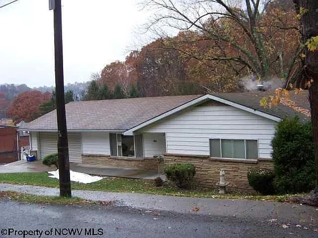 149 Doyle St photo 1