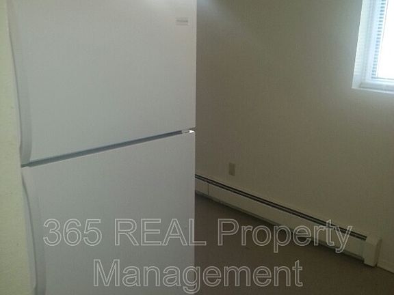 4th image of 204 14th St APT C