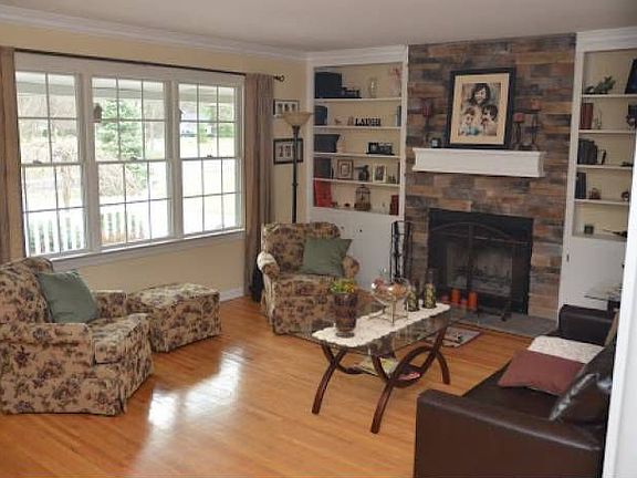 Living Rm with fireplace