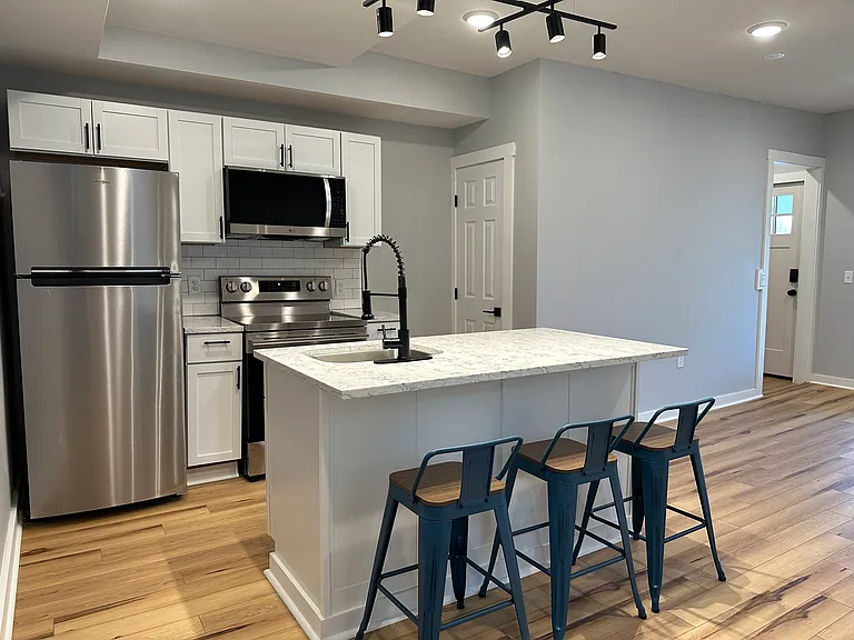 128 Caroline Ave #2 — Photo 8