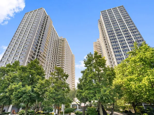 4250 N Marine Dr APT 1712, Chicago, IL 60613