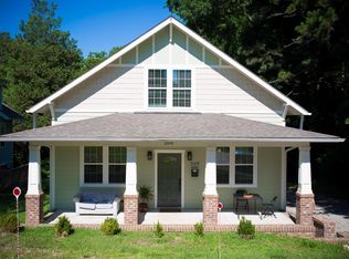 208 Crest Dr, Chapel Hill, NC 27516