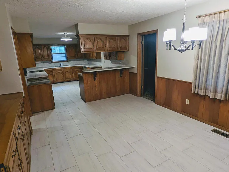 2657 Chateau Dr — Photo 31
