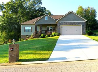 135 W Homeplace Dr, Tunnel Hill, GA 30755