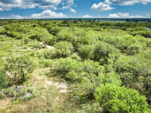 2900 Salt Flat Rd, Luling, TX 78648