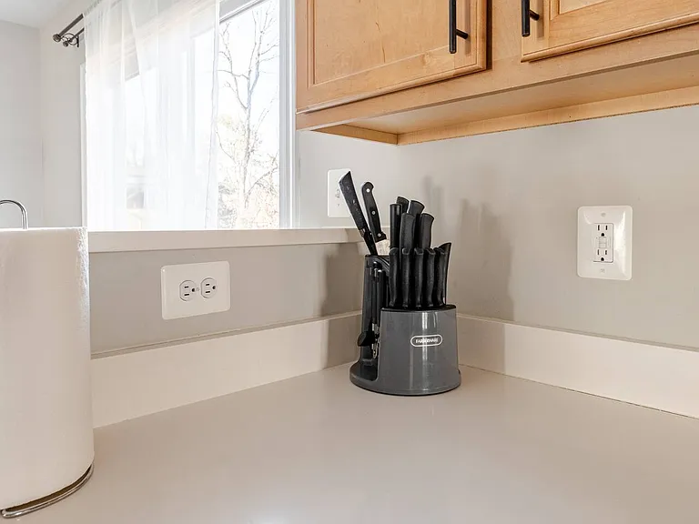 301 Rollason Dr — Photo 15