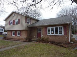 164 Garden City Dr, Lancaster, PA 17602