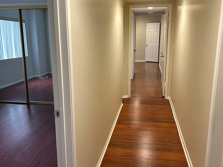 1932 Pelham Ave #301 — Photo 5