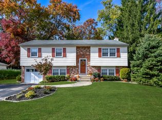 13 Great Woods Dr, Ewing, NJ 08618