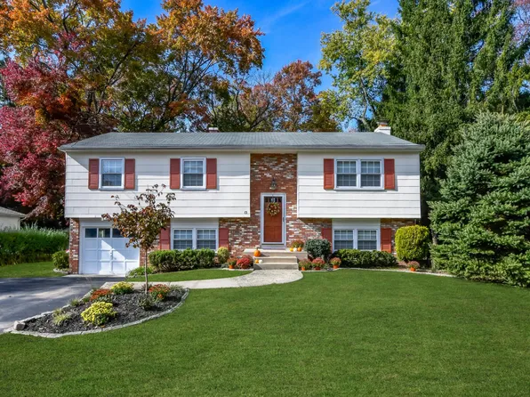 13 Great Woods Dr, Ewing, NJ 08618