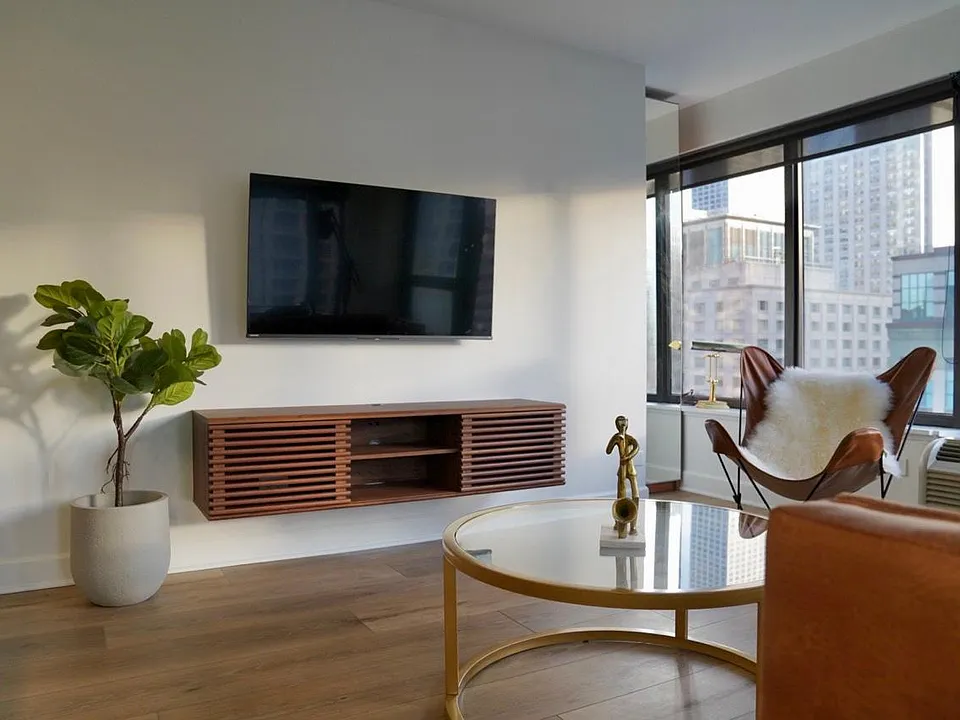 30 E Huron St #1602