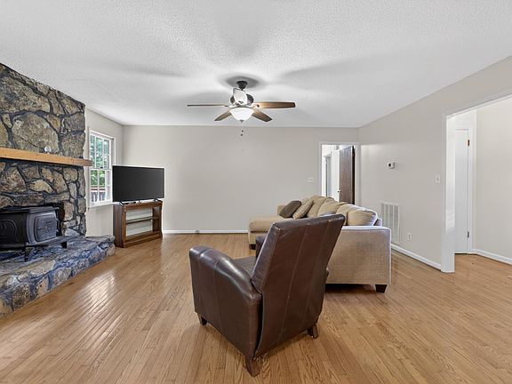 5th image of 4914 Ashlawn Dr