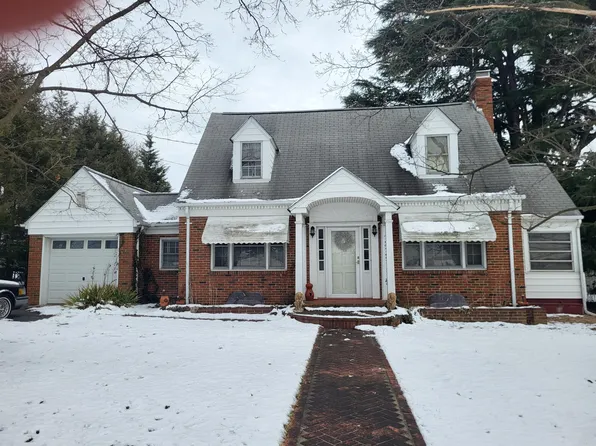 3737 Hawley Dr, Salem, VA 24153