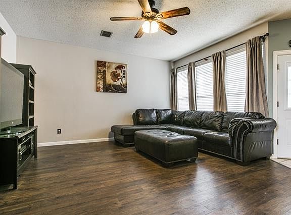 5th image of 712 Rolling Hills Dr