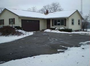 3564 Deerfield Rd, Adrian, MI 49221