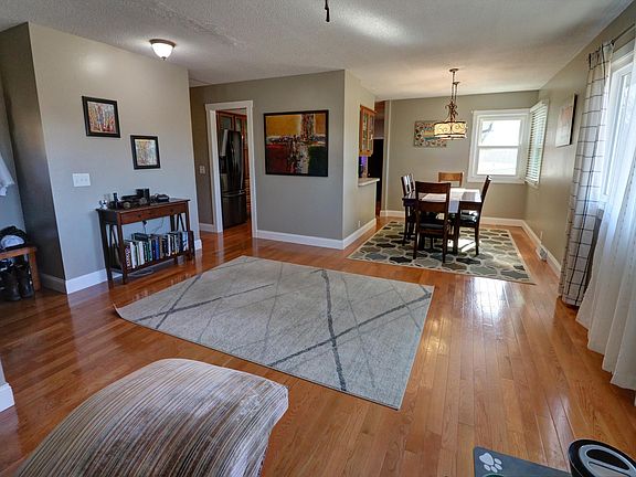 3rd image of 2306 Montclair Dr