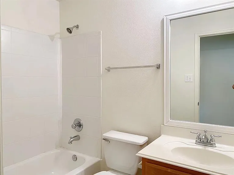 20707 Fair Castle Dr — Photo 11