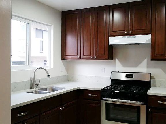 4th image of 1541 N Detroit St APT 7