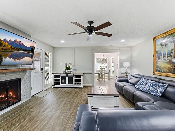 4th image of 3915 El James Dr