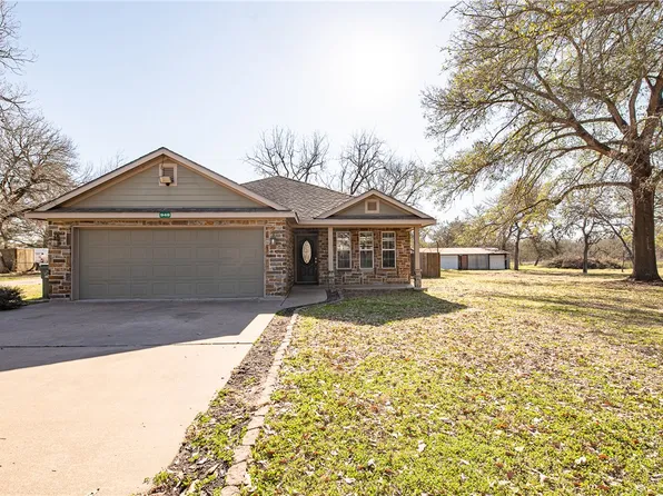 949 Avenue E, Somerville, TX 77879