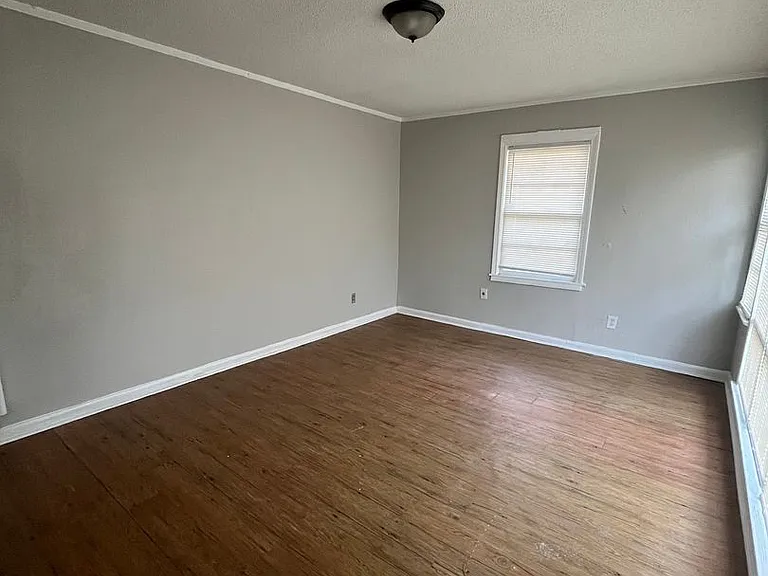 1659 S Cooper St — Photo 2