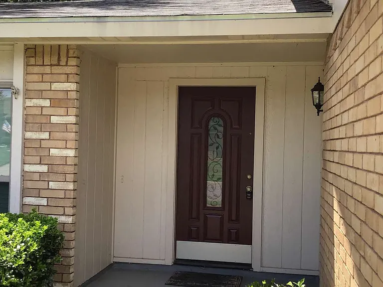 2622 Meadowview Dr — Photo 2