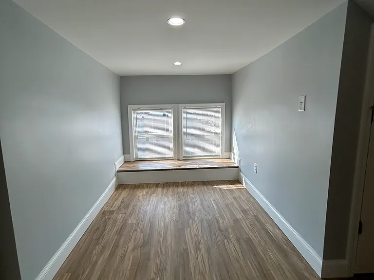 52 Monroe Ave #2F — Photo 17