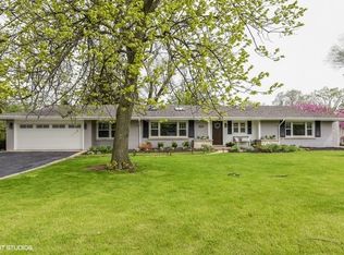 10 Woodside Dr, Oak Brook, IL 60523