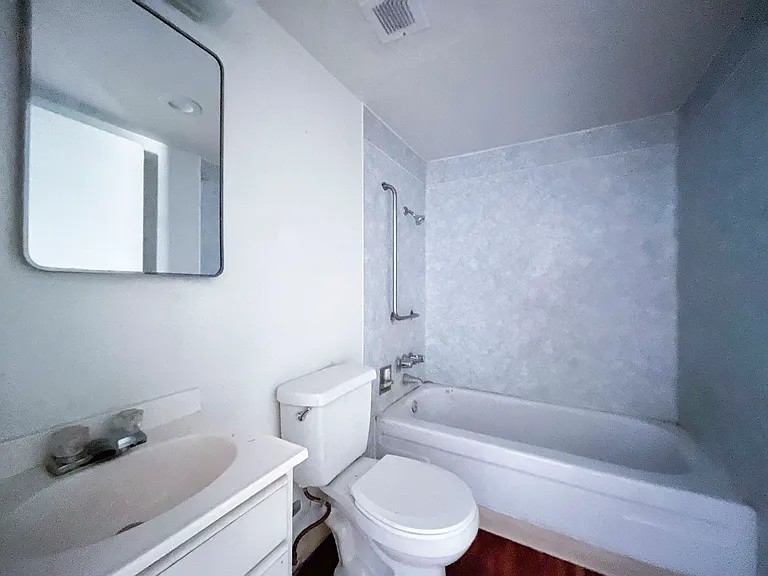 Riverbrook Apartment — Photo 11