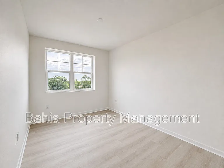 5563 Millenia Park Blvd #322 — Photo 14