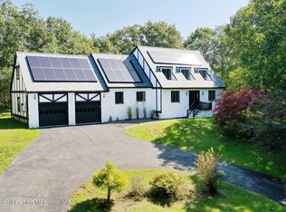 19 Helens Ct, Saugerties, NY 12477