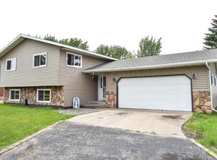 112 3rd Ave W, Sabin, MN 56580