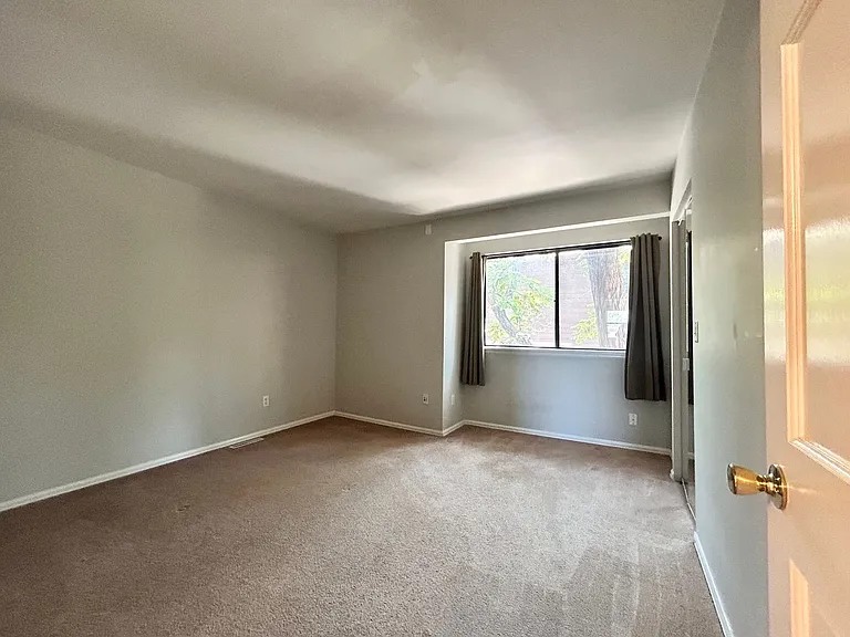 1031 Portland Pl #7 — Photo 15