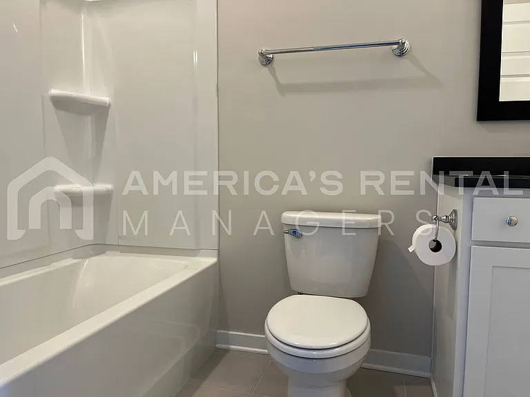 4826 Silas Ave — Photo 29