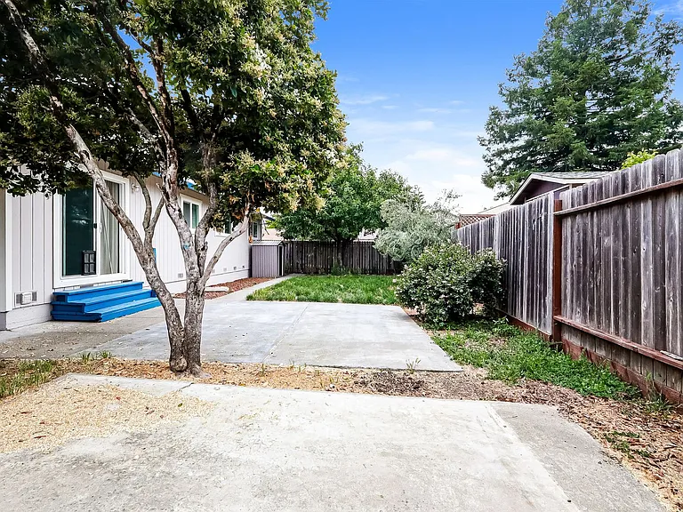 517 Debbie Dr — Photo 20