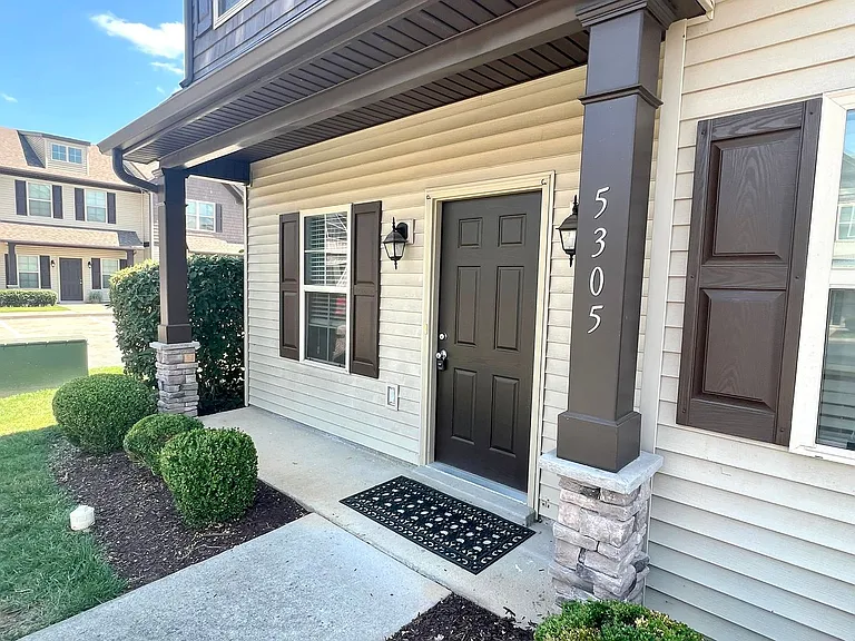 5305 Tony Lama Ln — Photo 2