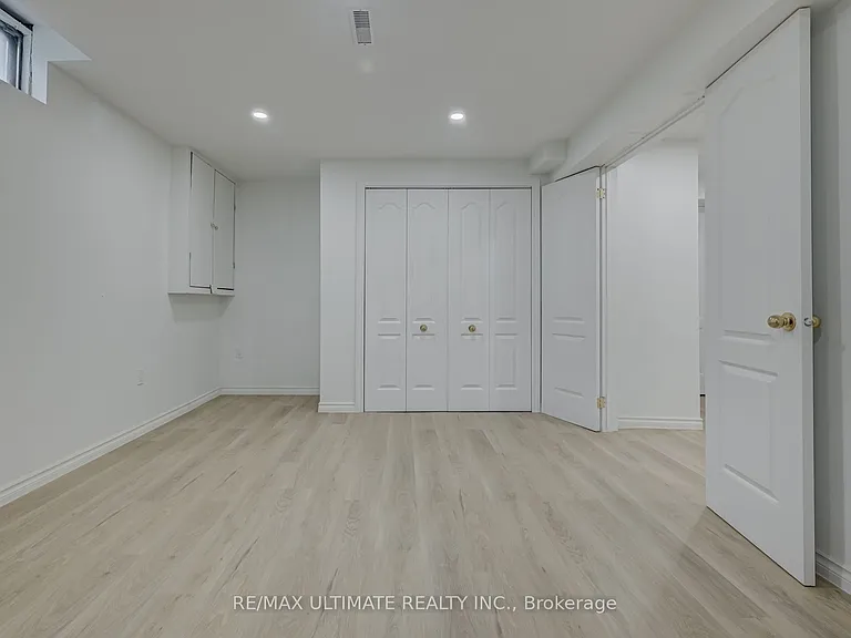 5 Bayswater Ave — Photo 26