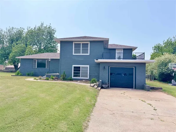 707 N Basket St, Cyril, OK 73029