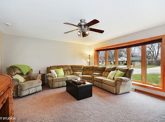 2nd image of 215 Hill Ave