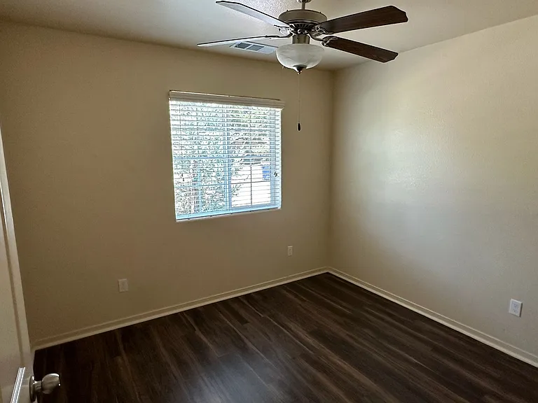 2011 Bella Oaks Dr — Photo 14
