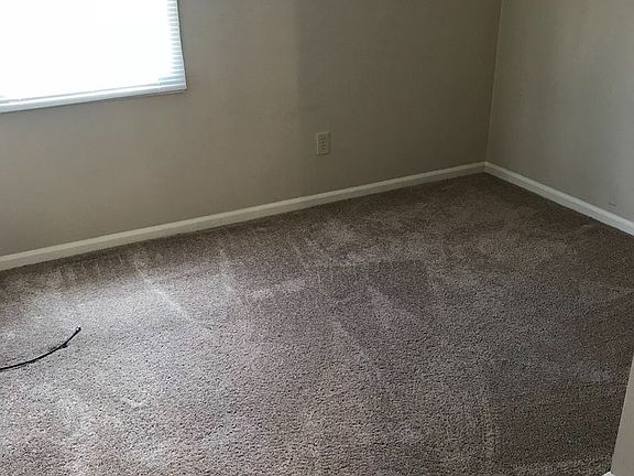 2nd image of 122 Kitty Hawk Sq