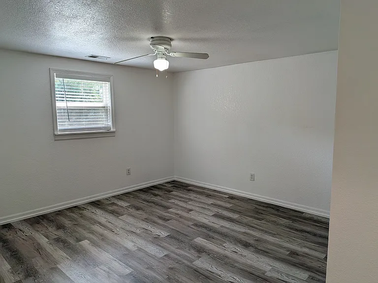5548 Steffens Ave — Photo 10