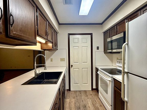 5th image of 1520 Katrina Pl