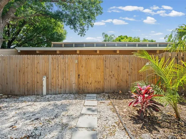 500 N Jefferson Ave #H1, Sarasota, FL 34237