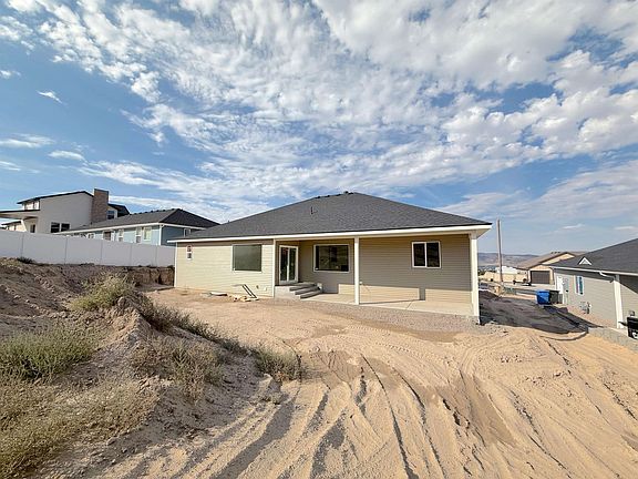 3rd image of 2306 Greenfield Dr