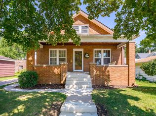 115 E 11th St, Muscatine, IA 52761