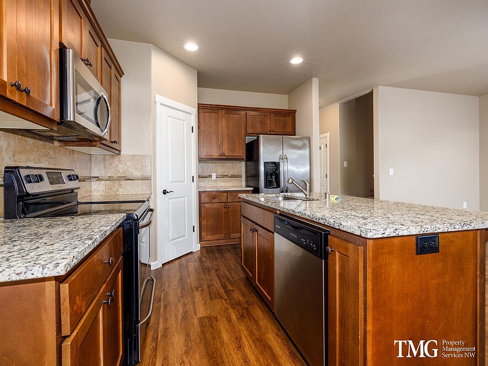1st image of 7600 NE 31st Cir #4
