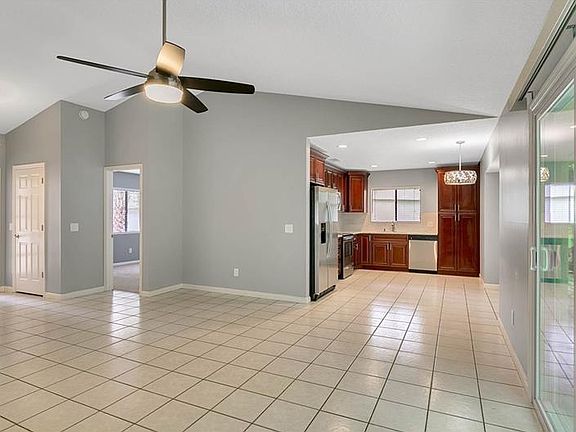 4th image of 713 Highgate Dr